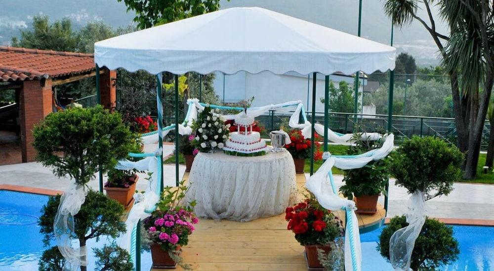 Hotel Diecimare Cava deʼ Tirreni Екстериор снимка