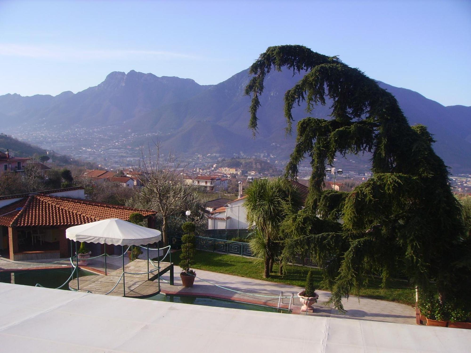 Hotel Diecimare Cava deʼ Tirreni Екстериор снимка