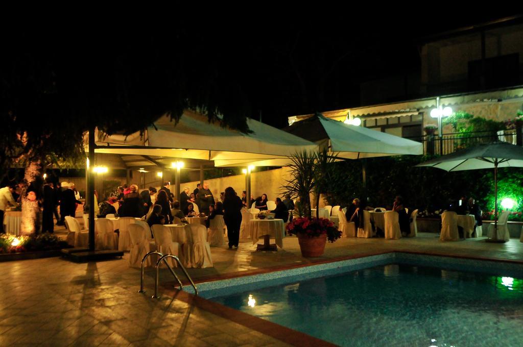 Hotel Diecimare Cava deʼ Tirreni Екстериор снимка