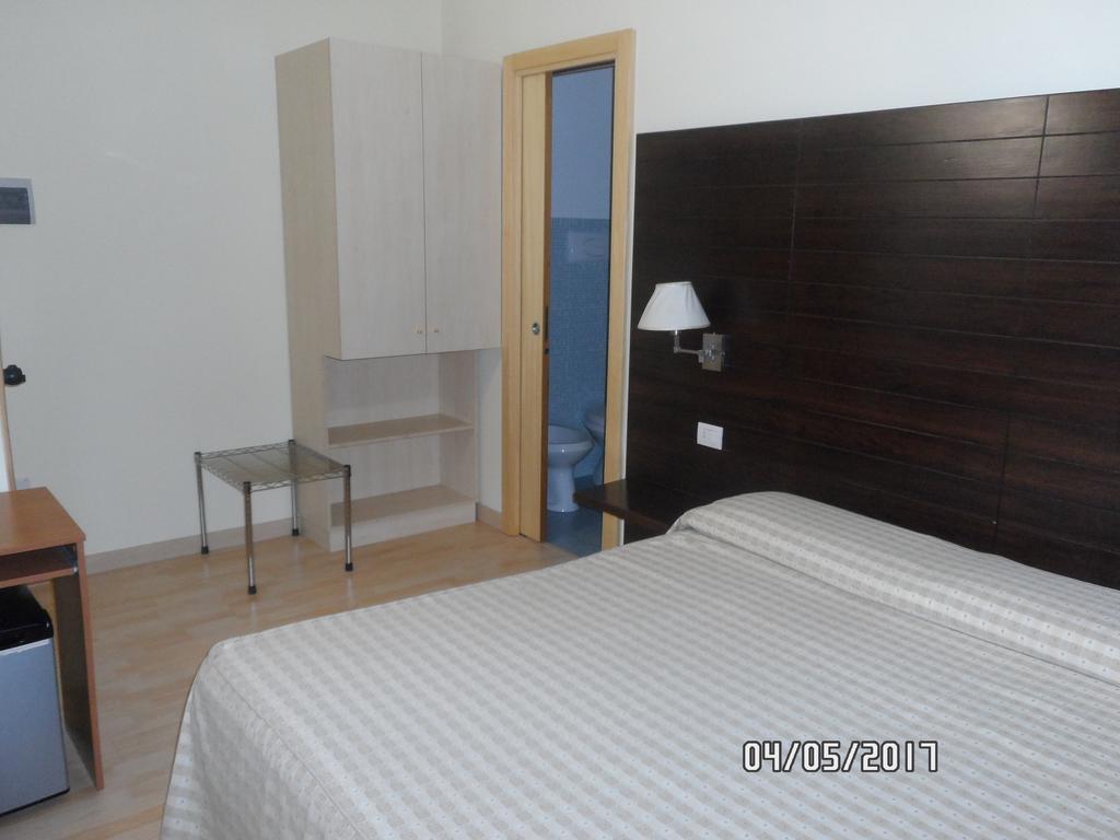 Hotel Diecimare Cava deʼ Tirreni Екстериор снимка